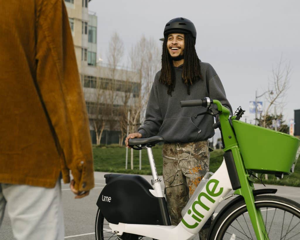Lime julkaisee 4Gen e-Bike -pyörän, joka tarjoaa nyt loukkaantumis- ja vastuuvakuutuksen Yhdysvaltojen ulkopuolella.